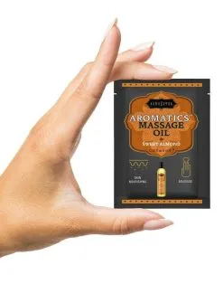 Kamasutra - Erotische Massage Speel Set - Cadeauset Embrace Me 10 Kamasutra - Erotische Massage Speel Set - Cadeauset Embrace Me -Sex Toys winkel Kamasutra Erotische Massage Speel Set Cadeauset Embrace Me 5