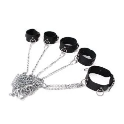 Kiotos Leather - Boeienset Met Kettingen Inclusief Collar, Voetboeien En Handboeien -Sex Toys winkel Kiotos Leather Boeienset met Kettingen inclusief collar voetboeien en handboeien 3