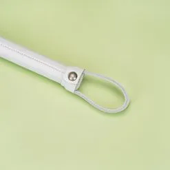 Liebe Seele - Fuji White - Leren Flogger - Wit 6 Liebe Seele - Fuji White - Leren Flogger - Wit -Sex Toys winkel Liebe Seele Fuji White Leren Flogger wit 3