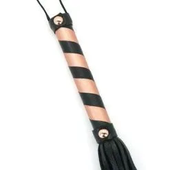 Liebe Seele - Rose Gold Memory Exclusieve Leren Flogger - Rosé Goud -Sex Toys winkel Liebe Seele Rose Gold Memory Exclusieve leren flogger rose goud 5