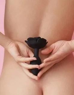 Love To Love - Open Roos Buttplug - Maat L - Zwart 13 Love To Love - Open Roos Buttplug - Maat L - Zwart -Sex Toys winkel Love to love Open Roos Buttplug maat L zwart 7