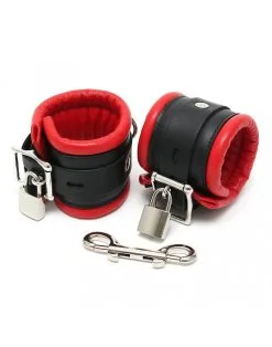 Rimba Bondage Play Luxe Leren Handboeien Gevoerd - Zwart/Rood -Sex Toys winkel Luxe leren handboeien gevoerd zwartrood 3