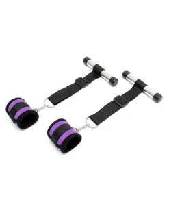 Rimba Bondage Play Over De Deur Boeienset - Zwart/Paars 7 Rimba Bondage Play Over De Deur Boeienset - Zwart/Paars -Sex Toys winkel Over de deur boeienset zwartpaars 4