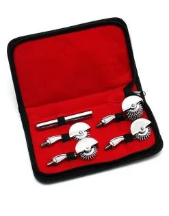 Rimba Bondage Play Pinwiel Setje Met Vier Verwisselbare Radertjes In Luxe Etui