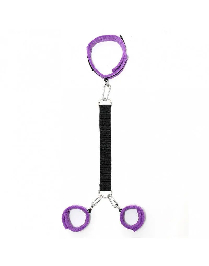 Rimba Bondage Play Soft Bondage Collar Naar Handboeien Set - Zwart/oaars 1 Rimba Bondage Play Soft Bondage Collar Naar Handboeien Set - Zwart/oaars